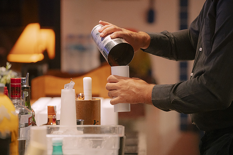 Serviço impecável de bartenders profissionais